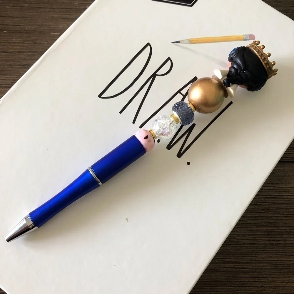 Disney Doorables: Wish: Queen Amaya handmade beaded pen